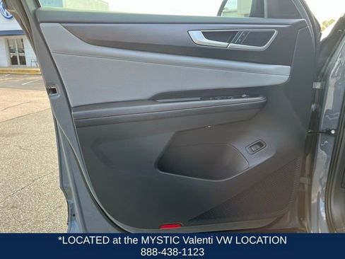 Certified 2024 Volkswagen Atlas Peak Edition SE image 33