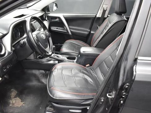 Used 2017 Toyota RAV4 XLE AWD/4WD image 14