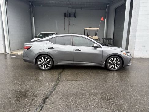 Used 2023 Nissan Sentra SV w/ SV Premium Package image 9