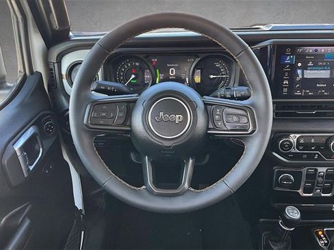 Used 2024 Jeep Wrangler Unlimited w/ Convenience Group image 5