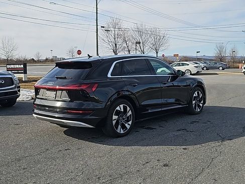Used 2022 Audi e-tron Premium image 12