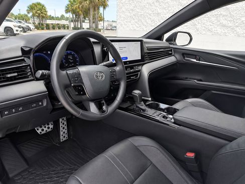 Used 2025 Toyota Camry XSE FWD image 2