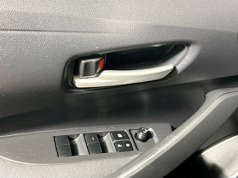 Used 2020 Toyota Corolla LE FWD image 16