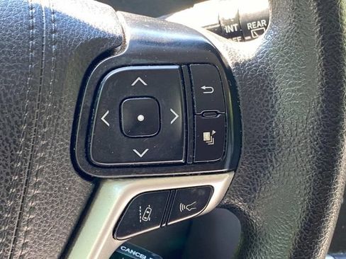 Used 2020 Toyota Sienna L FWD image 19