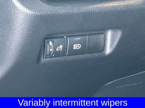 Used 2025 Toyota RAV4 XLE image 33