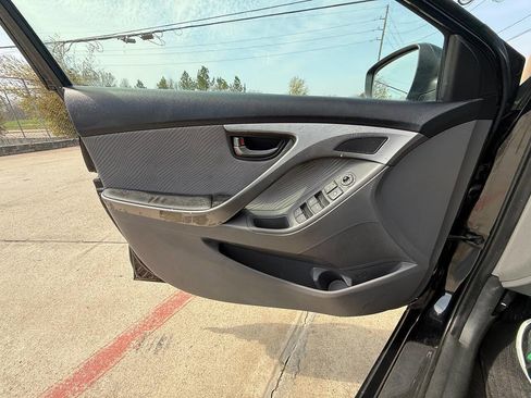 Used 2013 Hyundai Elantra GLS w/ Preferred Pkg image 31