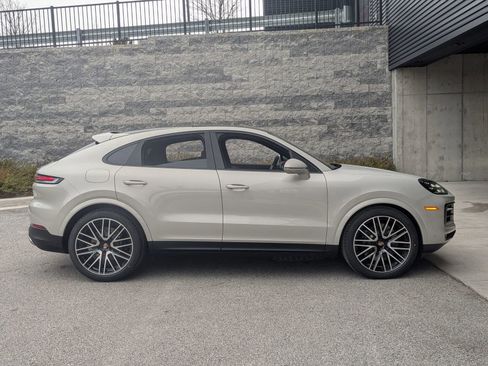New 2026 Porsche Cayenne S image 8