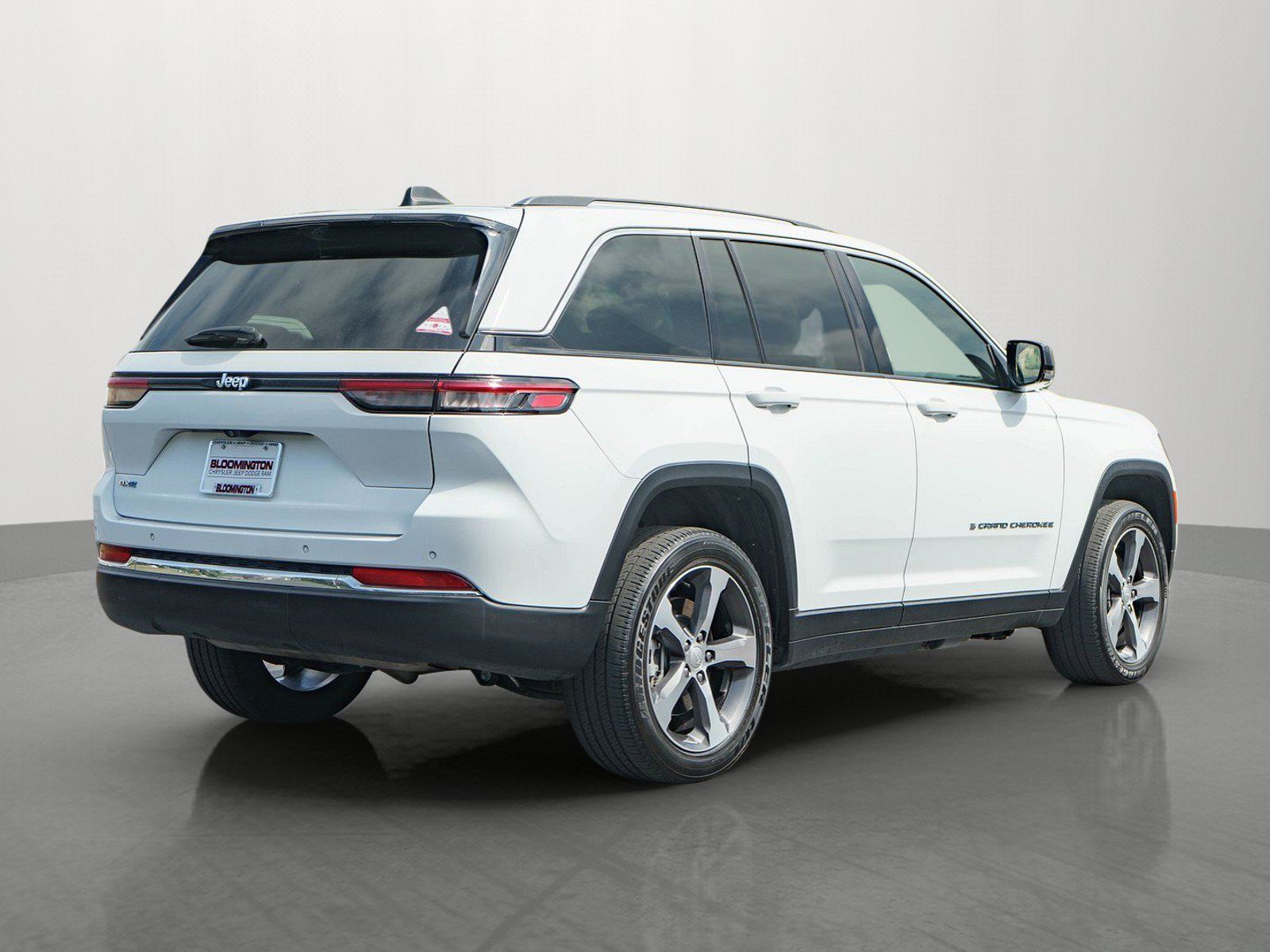 Used 2023 Jeep Grand Cherokee 4WD 4xe w/ Luxury Tech Group II image 7