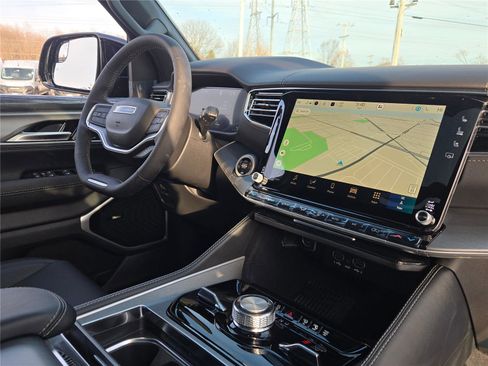 New 2026 Jeep Grand Wagoneer L Limited AWD/4WD image 8