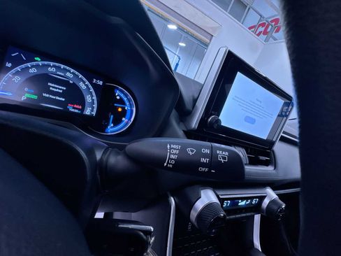 Used 2024 Toyota RAV4 LE image 11