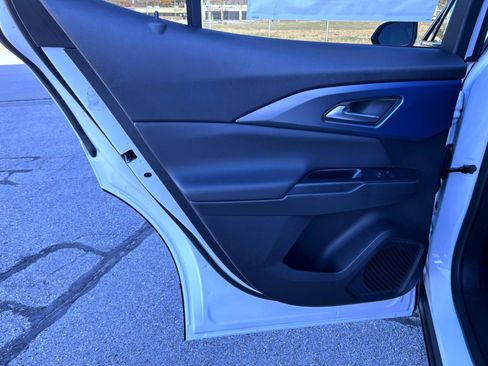 New 2026 Chevrolet Equinox EV LT image 17