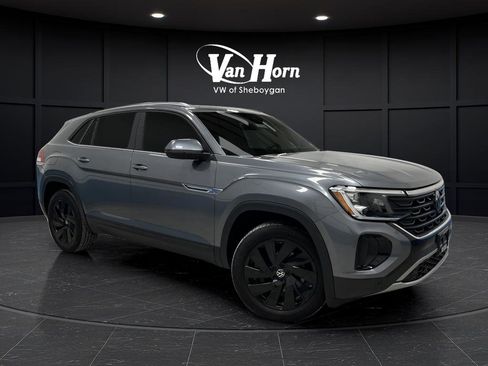 Used 2024 Volkswagen Atlas Cross Sport SE w/ Panoramic Sunroof Package image 1