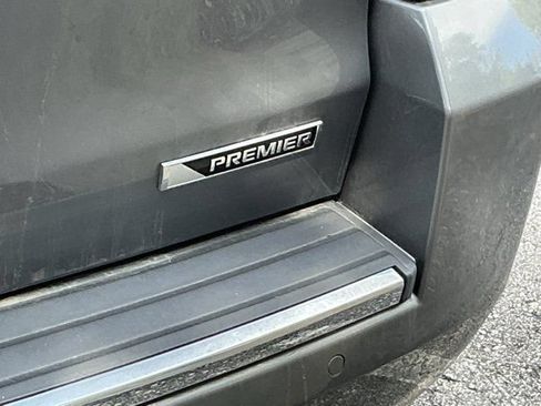 Used 2018 Chevrolet Suburban Premier AWD/4WD image 11