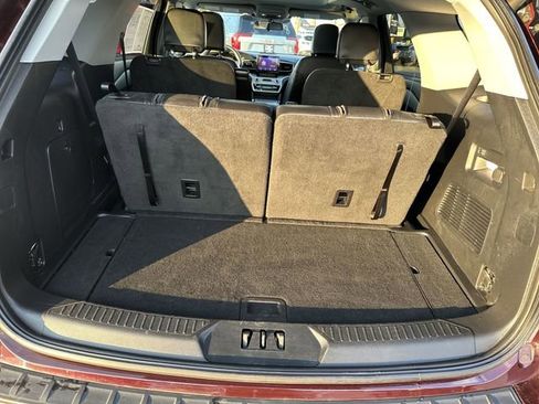 Used 2022 Ford Explorer XLT w/ Equipment Group 202A image 22