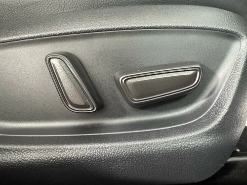 Used 2021 Toyota Camry XLE image 36