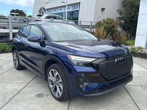 Used 2023 Audi Q4 e-tron Premium w/ Convenience Package AWD/4WD image 4