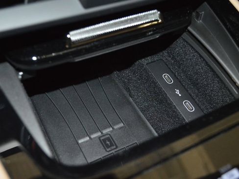 New 2026 Porsche Cayenne Coupe AWD/4WD image 33