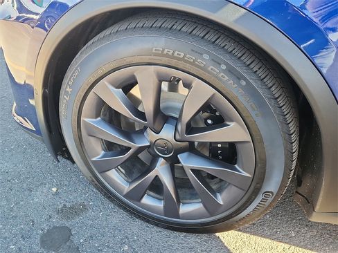 Used 2022 Tesla Model X image 18