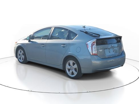 Used 2015 Toyota Prius Five image 6