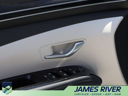 Used 2022 Hyundai Tucson Limited w/ Cargo Package FWD image 22