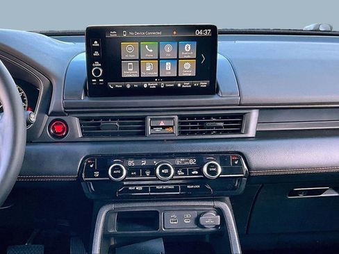 Used 2024 Honda Pilot TrailSport image 10