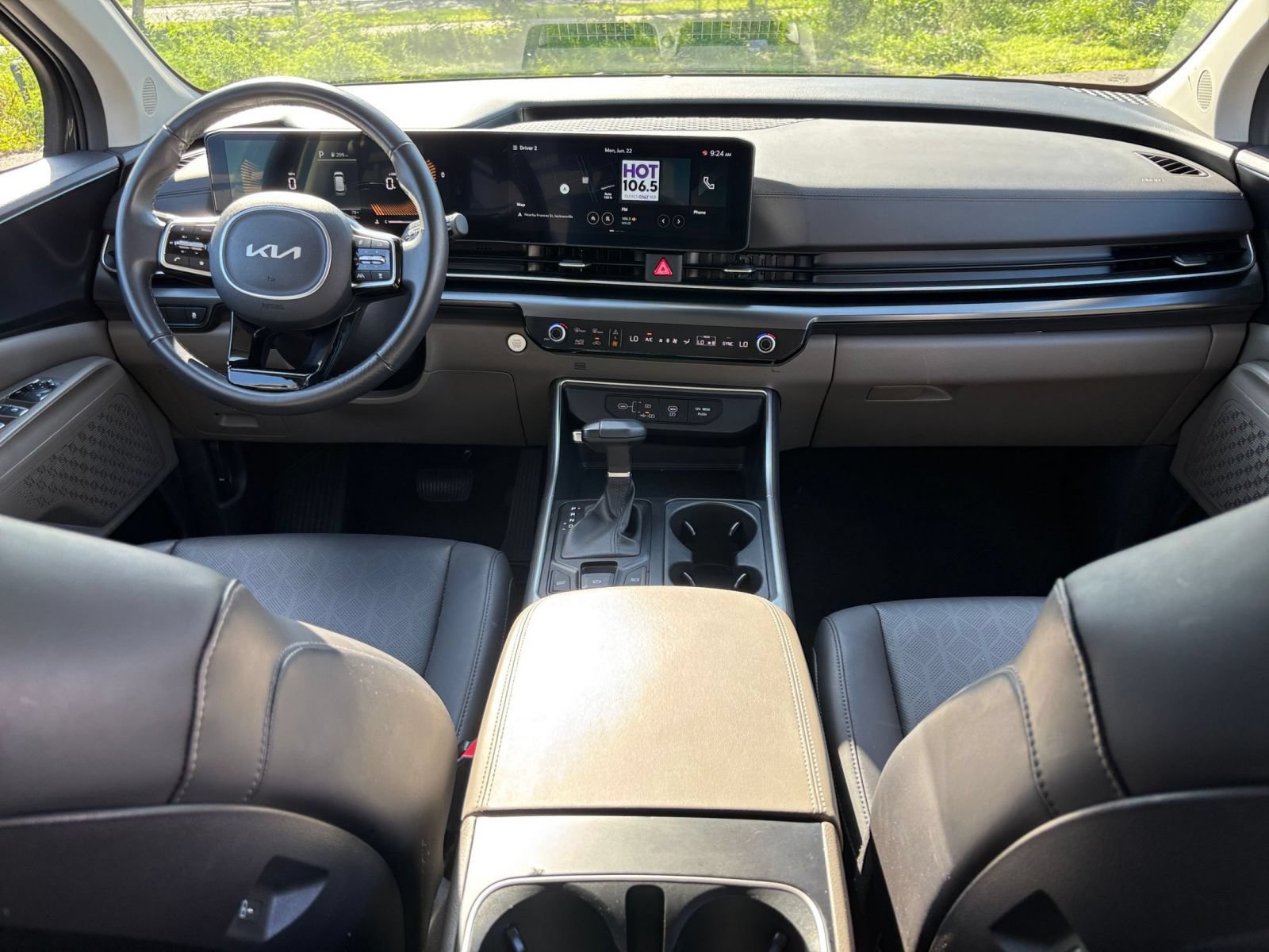 Used 2026 Kia Carnival FWD image 43
