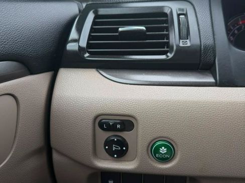Used 2017 Honda Pilot EX-L image 16