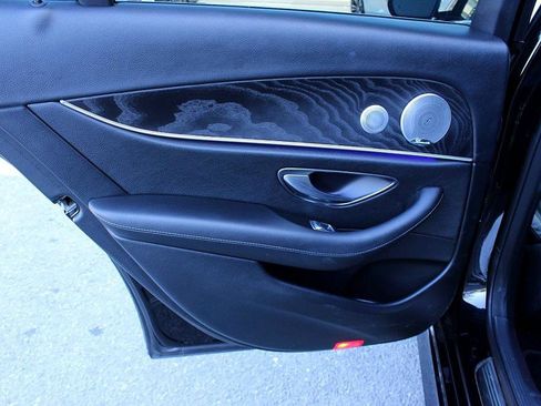 Used 2017 Mercedes-Benz E 300 image 12