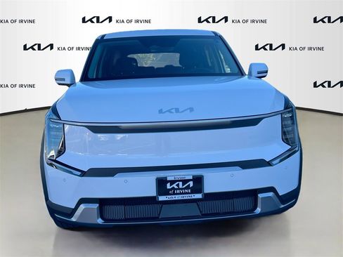 New 2026 Kia EV9 Light image 2