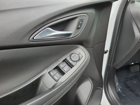 Used 2025 Buick Encore GX Preferred image 18