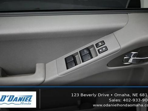 Used 2014 Nissan Frontier SV AWD/4WD image 24