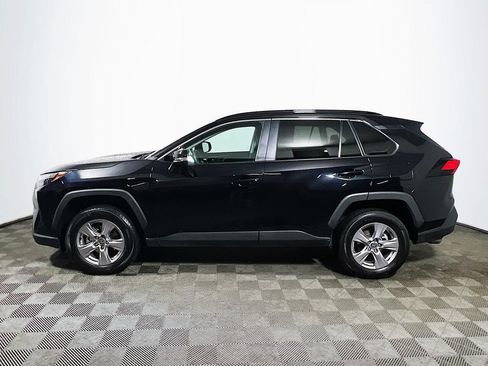 Used 2025 Toyota RAV4 XLE AWD/4WD image 4
