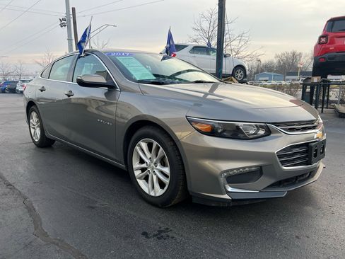 Used 2017 Chevrolet Malibu LT w/ Leather Package image 8