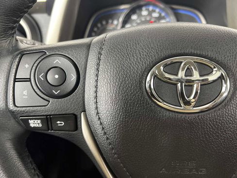 Used 2015 Toyota RAV4 Limited AWD/4WD image 9