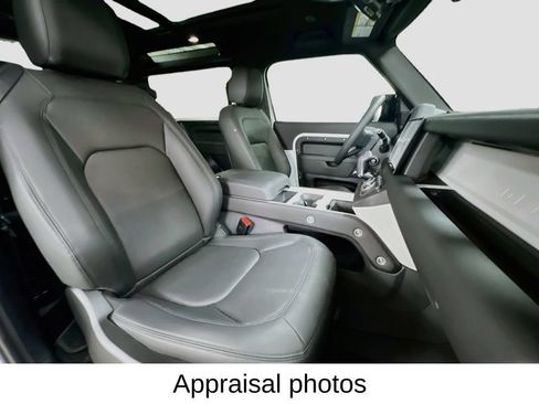 Used 2025 Land Rover Defender 90 X-Dynamic SE AWD/4WD image 30