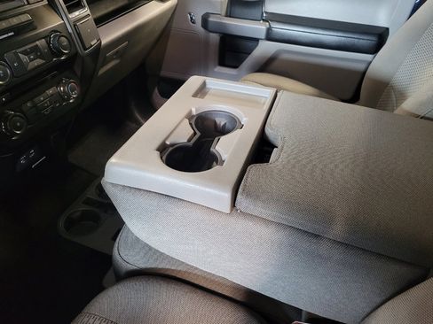 Used 2015 Ford F150 XLT AWD/4WD image 26