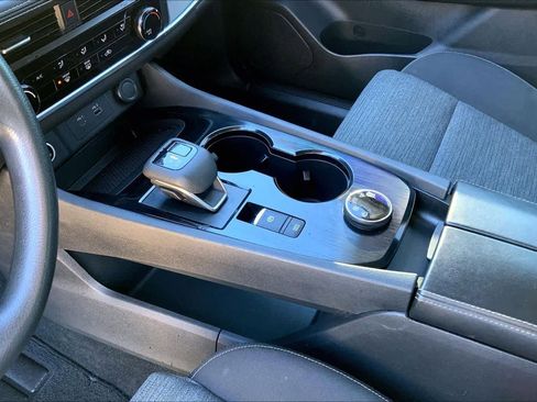 Used 2021 Nissan Rogue S image 16