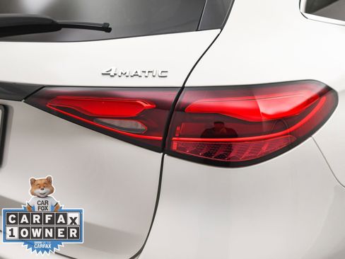 Used 2025 Mercedes-Benz GLC 300 4MATIC image 25