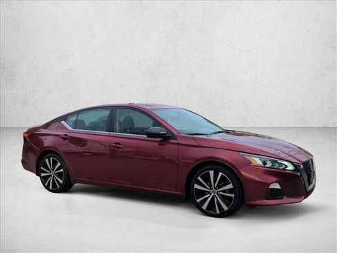 Used 2020 Nissan Altima 2.5 SR FWD image 2