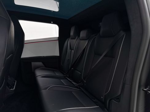 Used 2024 Tesla Cybertruck AWD Crew Cab image 34