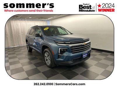 Used 2025 Chevrolet Traverse LT