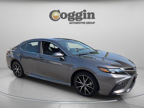 Used 2024 Toyota Camry SE FWD image 7