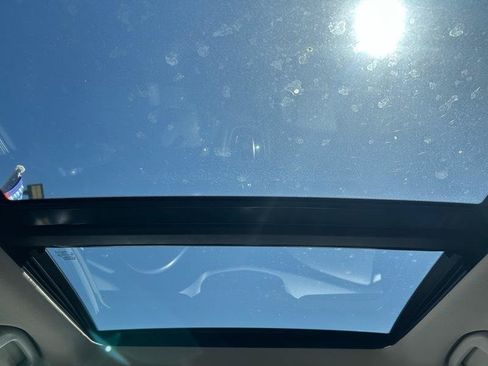 Used 2018 Nissan Rogue SL w/ Premium Package FWD image 16