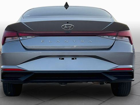 Used 2023 Hyundai Elantra SEL FWD image 4