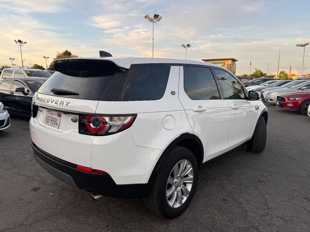 Used 2018 Land Rover Discovery Sport SE AWD/4WD image 8