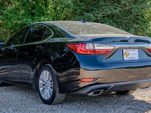 Used 2016 Lexus ES 350 w/ Premium Package w/Wood Trim image 3