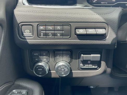 Used 2024 GMC Yukon Denali w/ Max Trailering Package AWD/4WD image 29