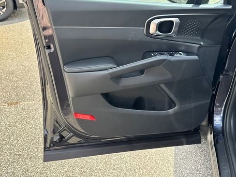 Certified 2025 Kia Sorento S w/ Panoramic Sunroof Package FWD image 10