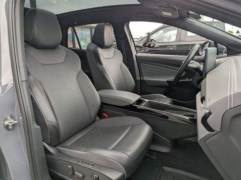 Used 2023 Volkswagen ID.4 Pro S RWD image 34