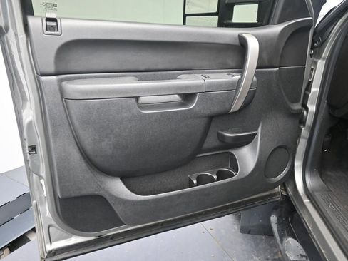 Used 2014 Chevrolet Silverado 2500 LT w/ Snow Plow Prep Package image 9